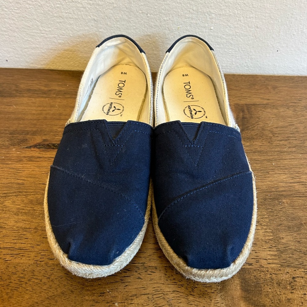 EUC TOMS Alpargata Rope Flats Size 8